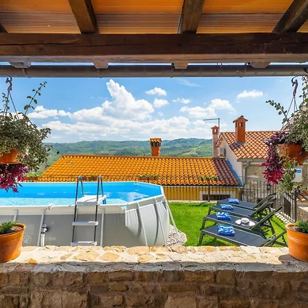Pietro Montona Villa *