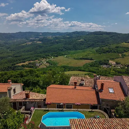 Pietro Montona Villa